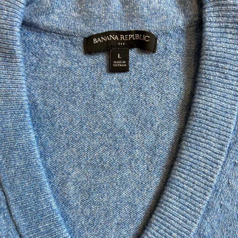 Banana Republic V-Neck Sweater - Picture 4 of 5